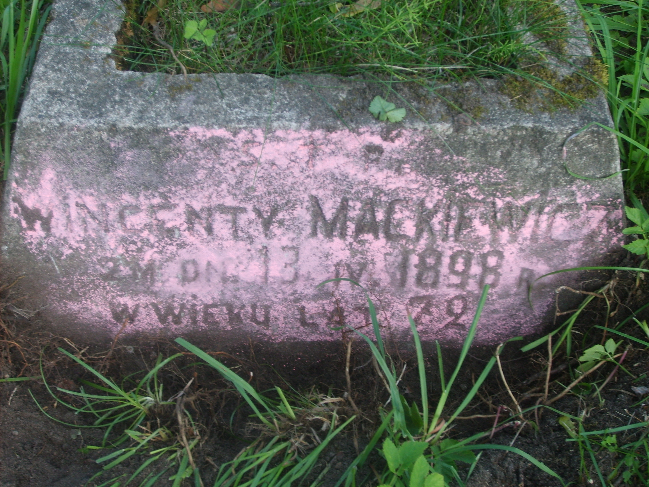 Inscription from the gravestone of Wincenty Mackiewicz, Na Rossie cemetery in Vilnius, as of 2013