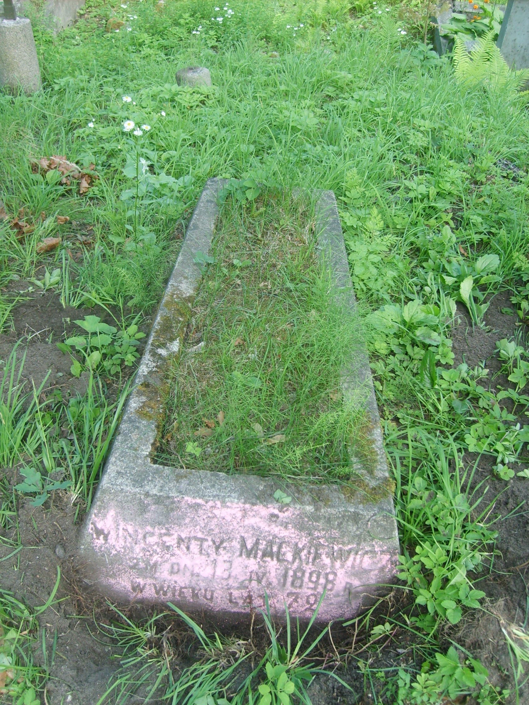 Tombstone of Wincenty Mackiewicz, Na Rossie cemetery in Vilnius, as of 2013