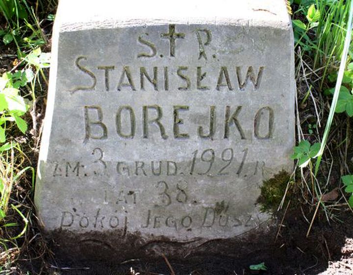 Fragment of Stanislaw Borejko's tombstone, Na Rossie cemetery in Vilnius, as of 2013.