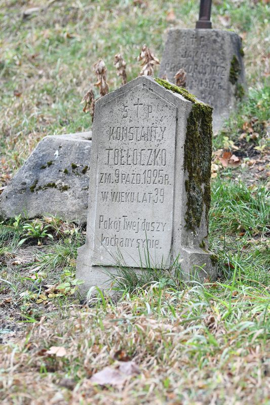 Tombstone of Konstantin Tollochko, Na Rossa cemetery in Vilnius, as of 2019.