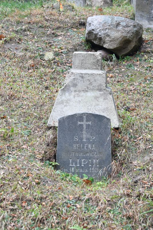 Tombstone of Helena Lipin, Na Rossie cemetery in Vilnius, as of 2019.