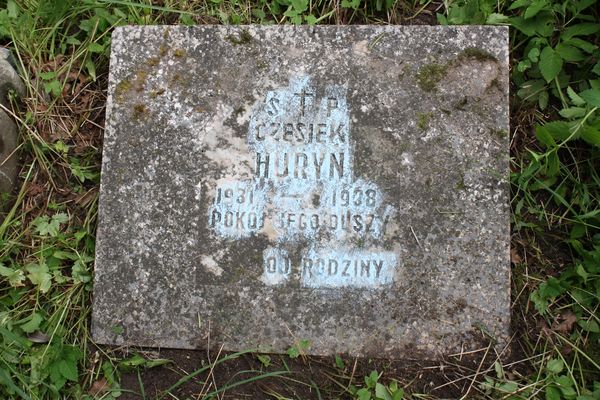 Fragment nagrobka rodziny Huryn, cmentarz Na Rossie w Wilnie, stan z 2013 r.