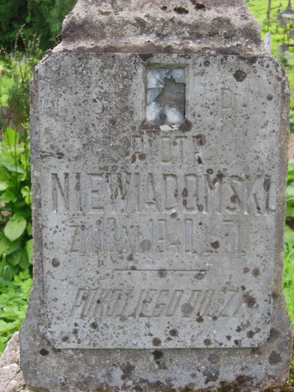 Fragment of the tombstone of Piotr Niewiadomski, Na Rossie cemetery in Vilnius, as of 2013.