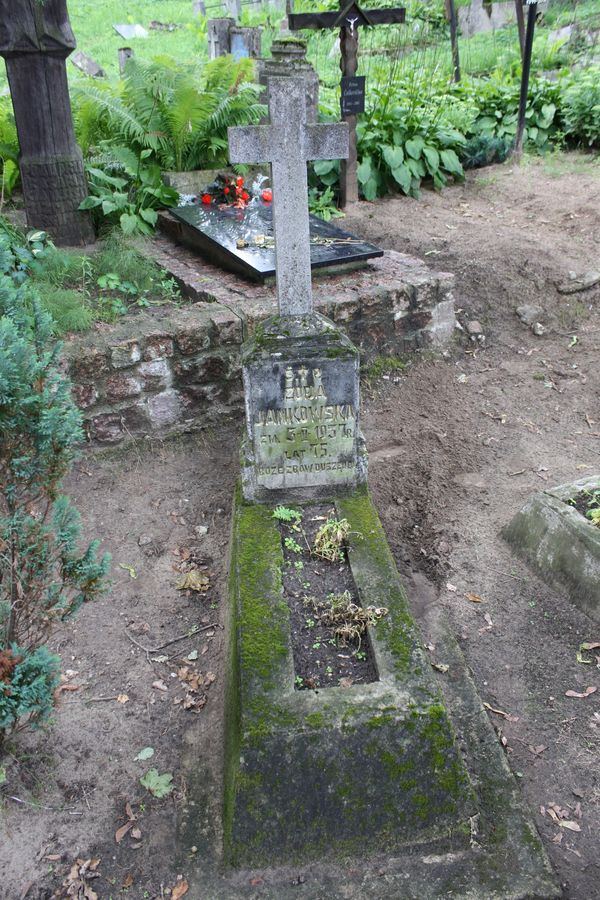 Nagrobek Zofii Jankowskiej, cmentarz Na Rossie w Wilnie, stan z 2013 r.