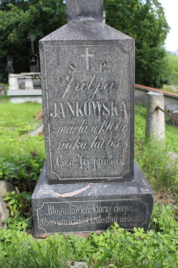 Tablica z inskrypcją Julii Jankowskiej, cmentarz na Rossie w Wilnie, stan z 2013 r.