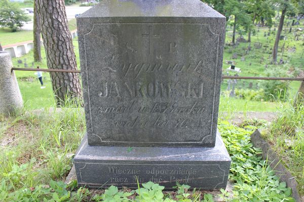 Tablica z inskrypcją Zygmunta Jankowskiego, cmentarz na Rossie w Wilnie, stan z 2013 r.