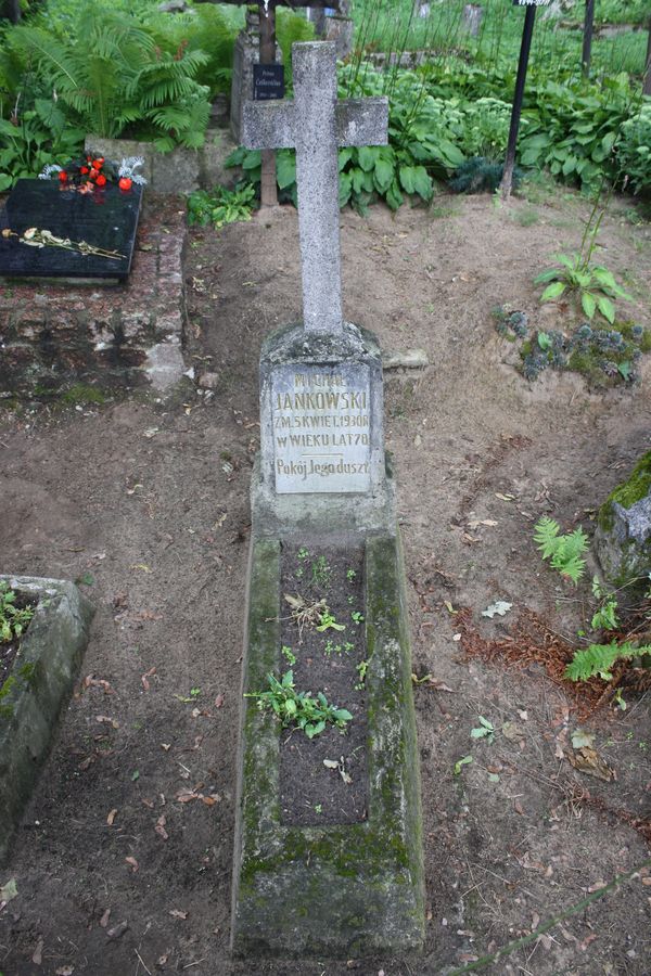 Nagrobek Michała Jankowskiego, cmentarz Na Rossie w Wilnie, stan z 2013 r.