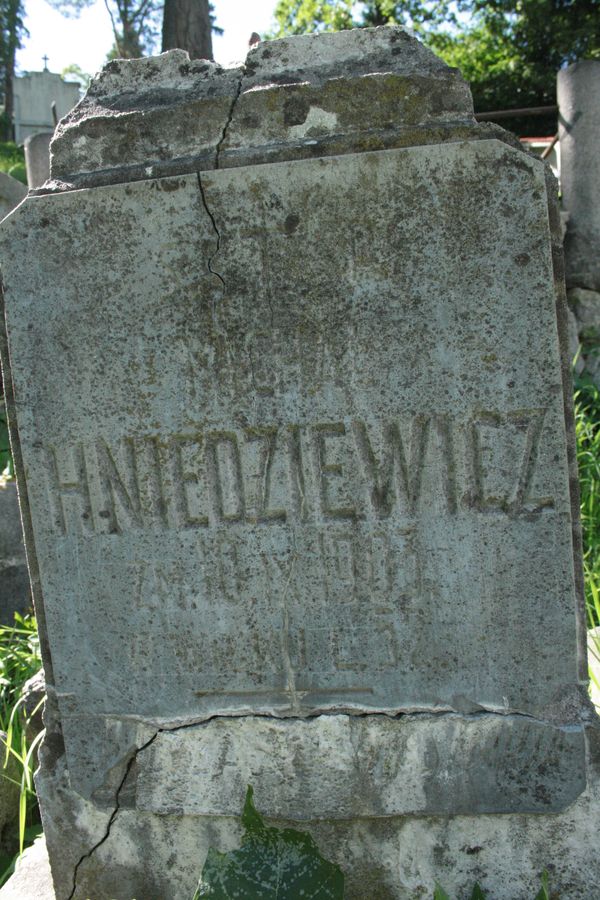 A fragment of the gravestone of Mikhail Hniedziewicz, Rossa cemetery in Vilnius, as of 2013
