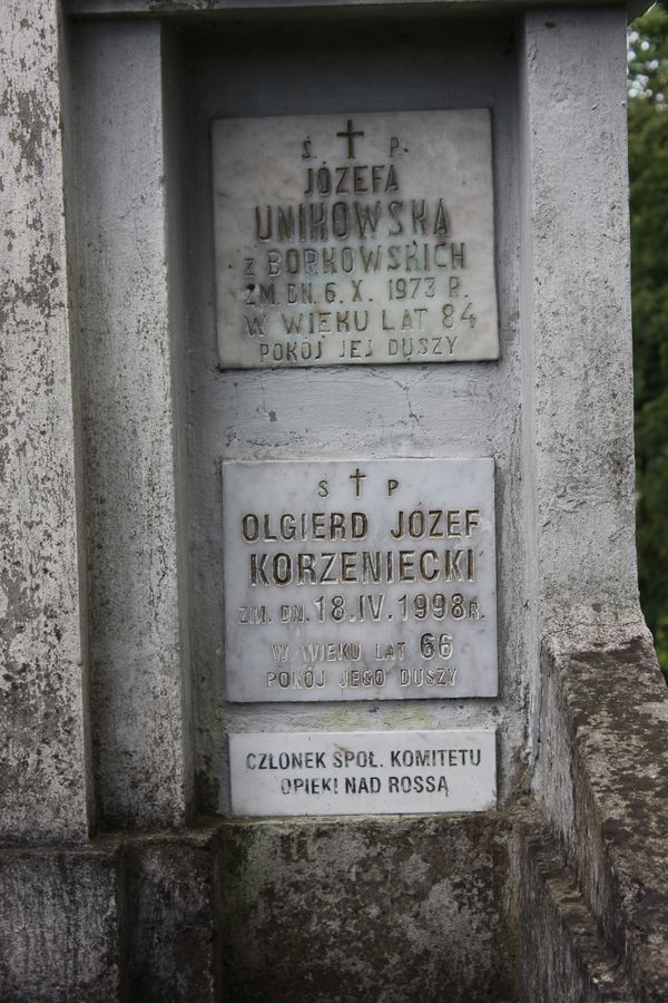 Inscription plaques from the Unikowskis' tomb, Ross Cemetery in Vilnius, as of 2013.