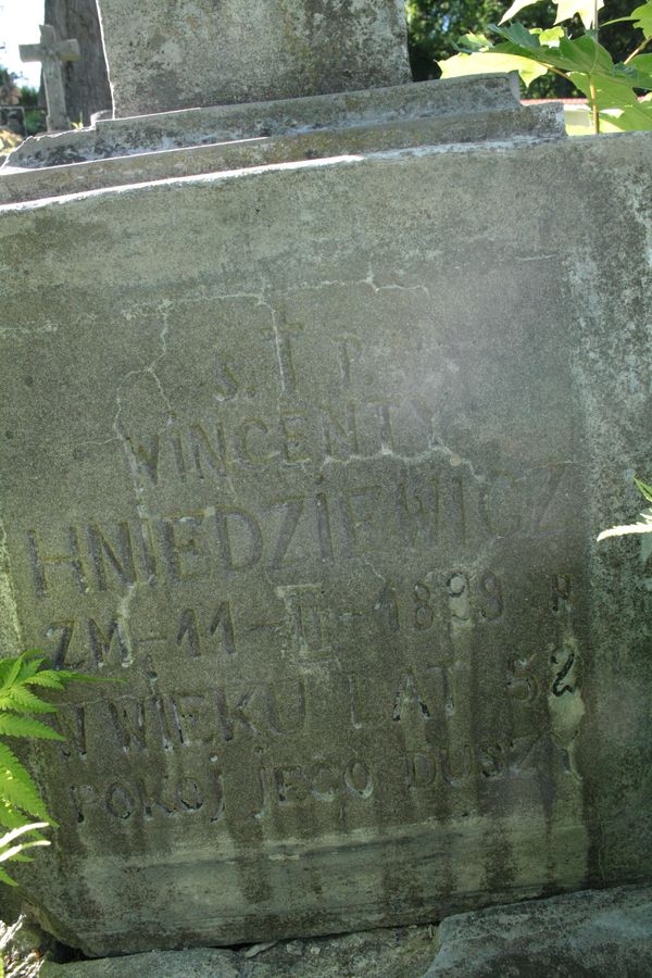 Fragment nagrobka Wincentego Hniedziewicza, cmentarz na Rossie w Wilnie, stan z 2013