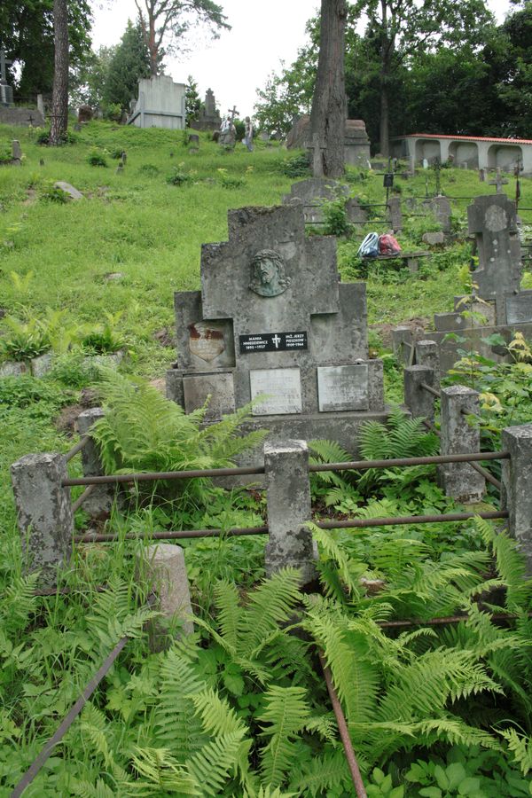 Nagrobek rodzin Hniedziewicz, Pieszkow i Poskoczym, cmentarz na Rossie w Wilnie, stan z 2013