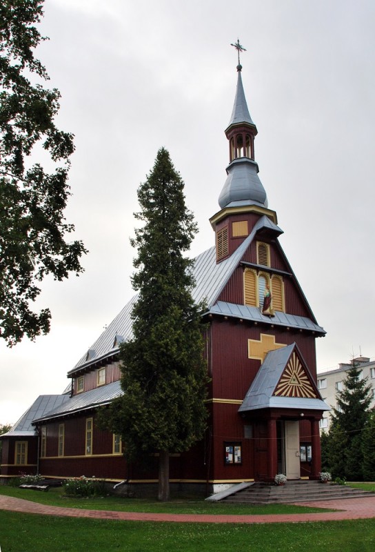 Church of the Elevation of the Holy Cross, 1925, designed by Tadeusz Żołądkowski, Baranowicze, Belarus