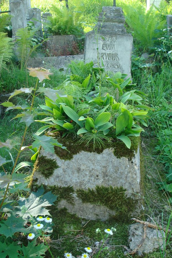 Tombstone of Ewa Grybus, Na Rossie cemetery in Vilnius, as of 2013
