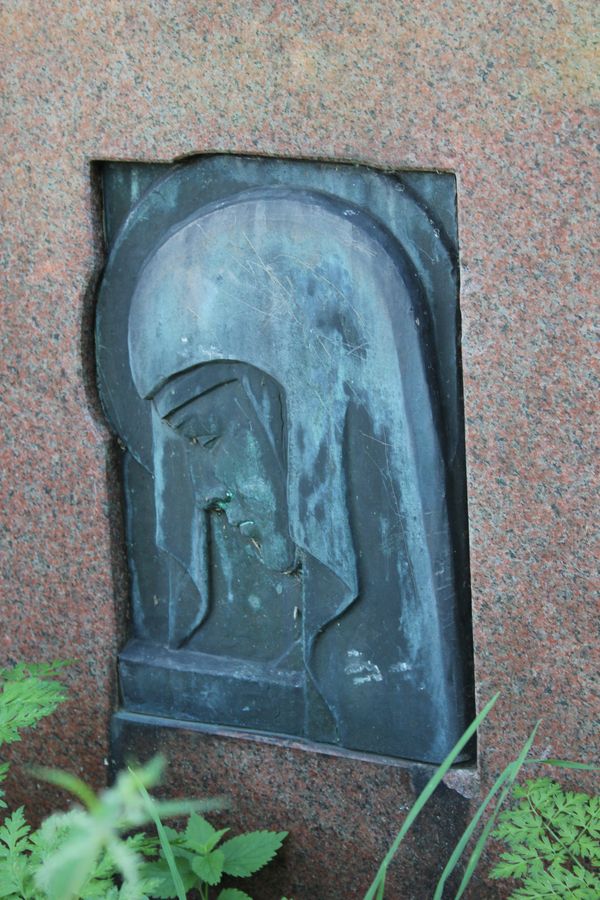 Grobowiec Janiny Kubickiej, fragment, cmentarz na Rossie w Wilnie, stan z 2013 r.