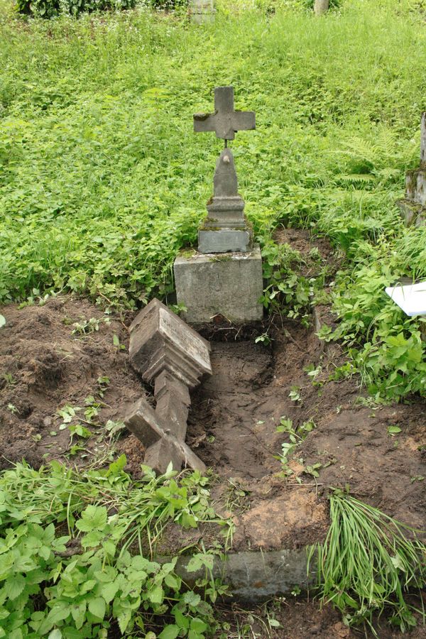 Tombstone of Emilia Marciszewska, Rossa cemetery in Vilnius, state of 2013