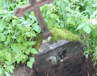 Nagrobek Agaty i Pauliny Drozdowskich, cmentarz Na Rossie w Wilnie, stan z 2013