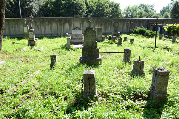 Tombstone of Jerzy Kondratowicz, Na Rossie cemetery in Vilnius, as of 2013