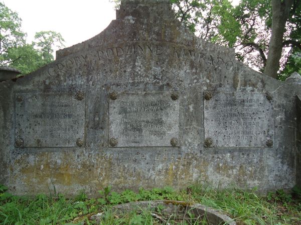 Fragment grobowca rodziny Kimbar, z cmentarza na Rossie w Wilnie, stan z 2013 roku