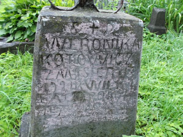 Tombstone of Veronika Kotowicz, Rossa cemetery in Vilnius, as of 2013.