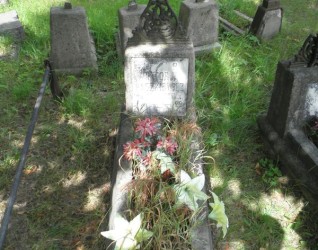 Nagrobek Wiktorii Paszkiewicz, cmentarz Na Rossie w Wilnie, stan z 2013 r.