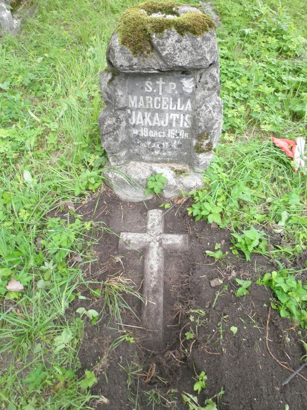 Nagrobek Marceli Jakajtis, cmentarz Na Rossie w Wilnie, stan z 2013 r.