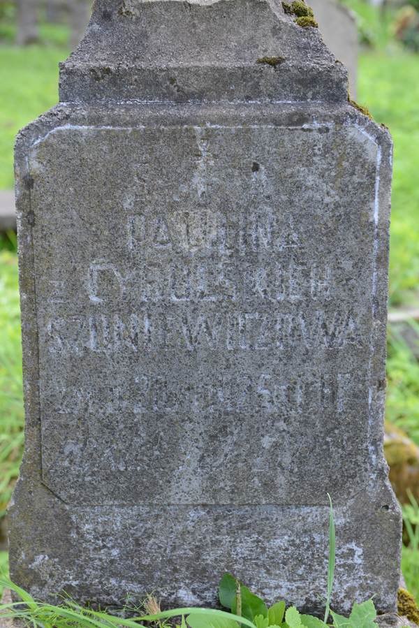 Inscription on the pedestal of the gravestone of Paulina Szuniewicz, Na Rossie cemetery in Vilnius, as of 2013