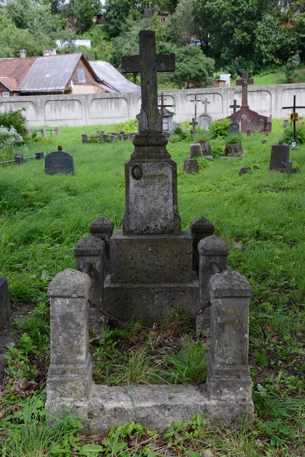 Tombstone of Halina and Eugeniusz Malyszek, Na Rossie cemetery in Vilnius, as of 2013