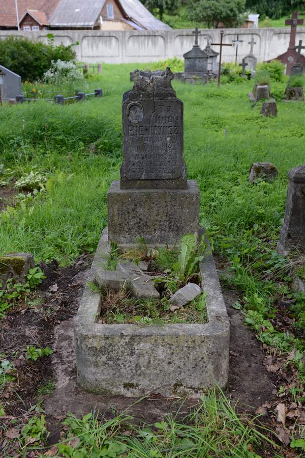 Tombstone of Julian Bieniewicz, Na Rossie cemetery in Vilnius, as of 2013