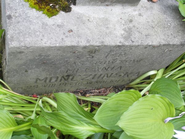 Fragment of Melania Mończuk's tombstone, Rossa cemetery in Vilnius, 2013
