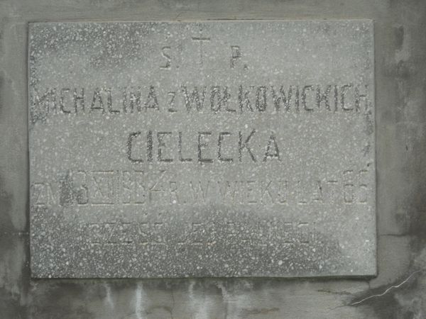 Fragment of the tomb of the Cielecki family and Agnieszka Wolkowicka, Rossa cemetery in Vilnius, as of 2013