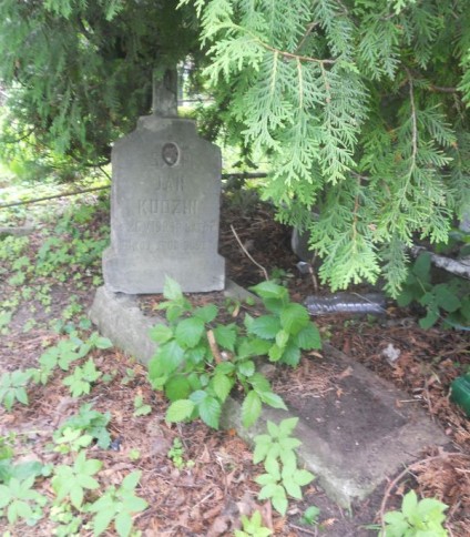 Nagrobek Jana Kudzina, cmentarz na Rossie w Wilnie, stan z 2013