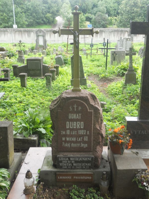 Tombstone of Donat Dubro, Vytautas Motiejunas, Lidija Motiejunienė, Rossa cemetery in Vilnius, as of 2013