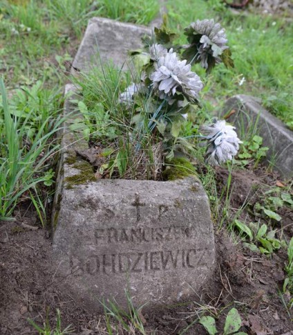 Nagrobek Franciszka Bohdziewicza, cmentarz Na Rossie w Wilnie, stan z 2013