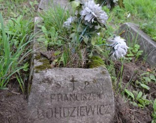 Nagrobek Franciszka Bohdziewicza, cmentarz Na Rossie w Wilnie, stan z 2013