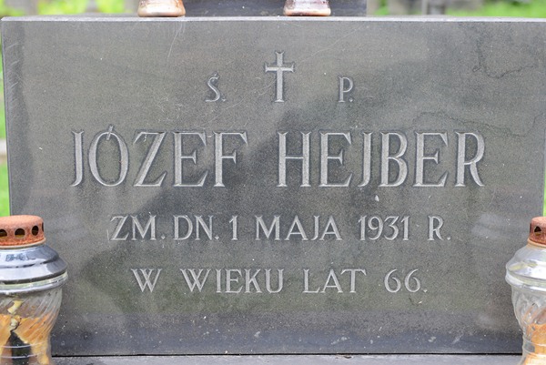 Inscription on the tomb of Jozef Hejber and Florentyna Tyczynski, Na Rossie cemetery in Vilnius, as of 2013