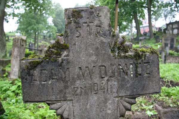 Fragment nagrobka Adama Wojnicza, cmentarz Na Rossie w Wilnie, stan z 2013