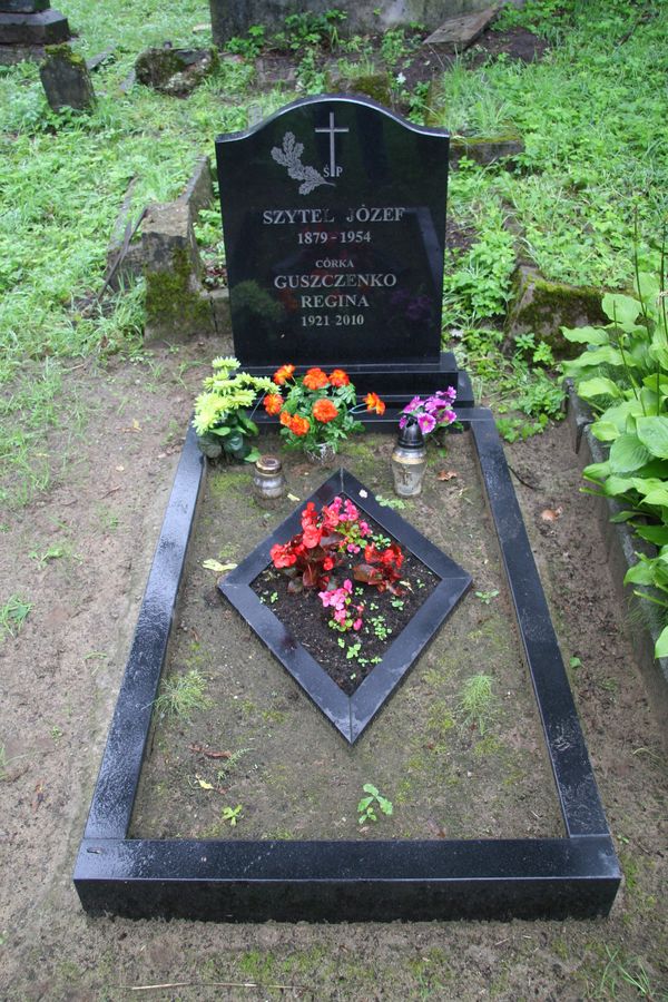Tombstone of Regina Gushchenko and Jozef Shytel, Na Rossie cemetery in Vilnius, as of 2013