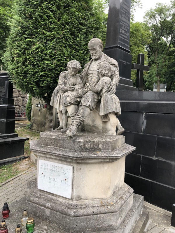 Nagrobek Józefa Torosiewicza przed konserwacją, Cmentarz Łyczakowski we Lwowie
