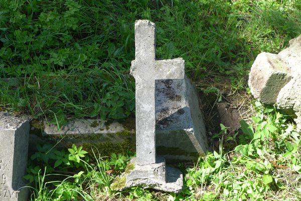 Fragment of Felix Roman's tombstone, Na Rossie cemetery in Vilnius, as of 2013.