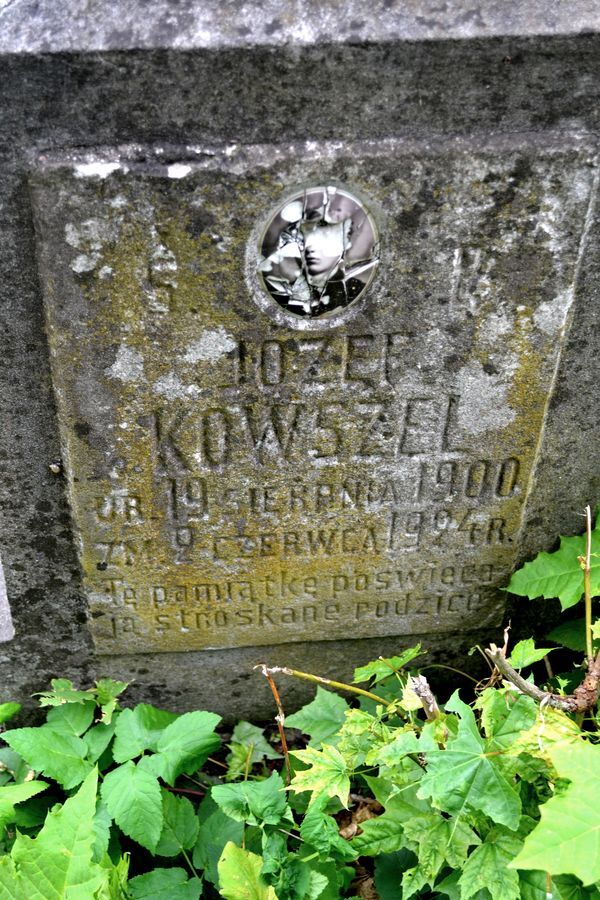 Tombstone of Jozef Kowszel, Ross cemetery in Vilnius, as of 2013