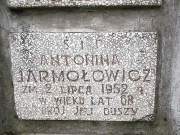 Nagrobek Antoniny i Jana Jarmołowiczów, cmentarz na Rossie w Wilnie, stan na 2013 r.
