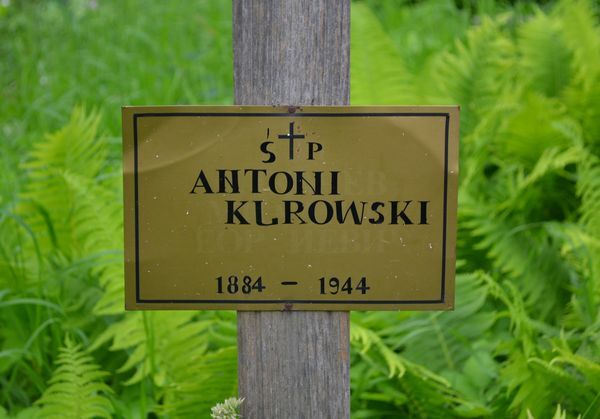 Fragment of Antoni Kurowski's tombstone, Rossa cemetery in Vilnius, 2013