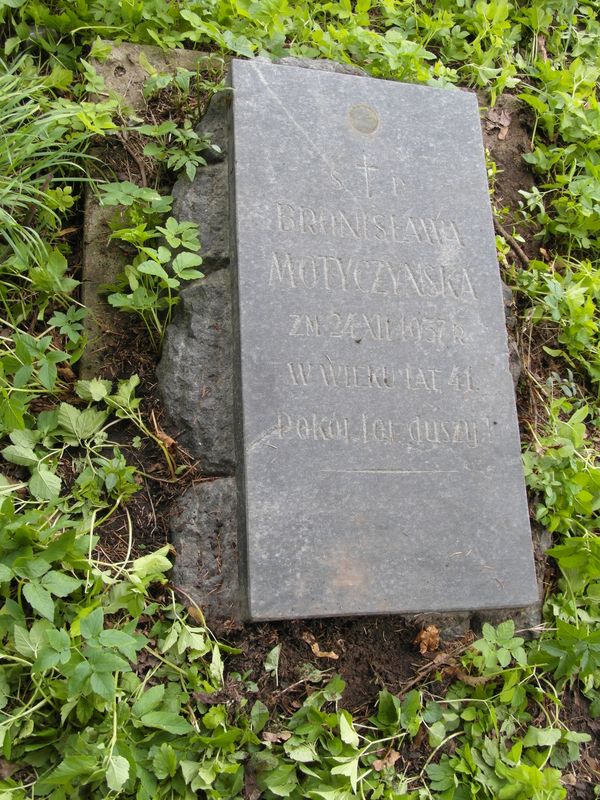 Tombstone of Bronislawa Motyczyńska, Na Rossie cemetery in Vilnius, as of 2013