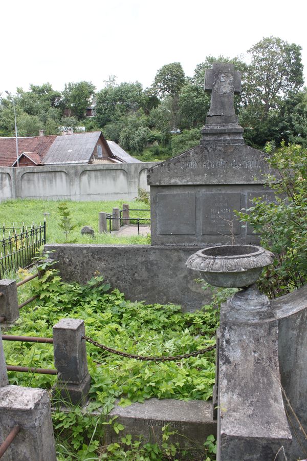 Tomb of the Malicky family, Ross Cemetery in Vilnius, as of 2013.