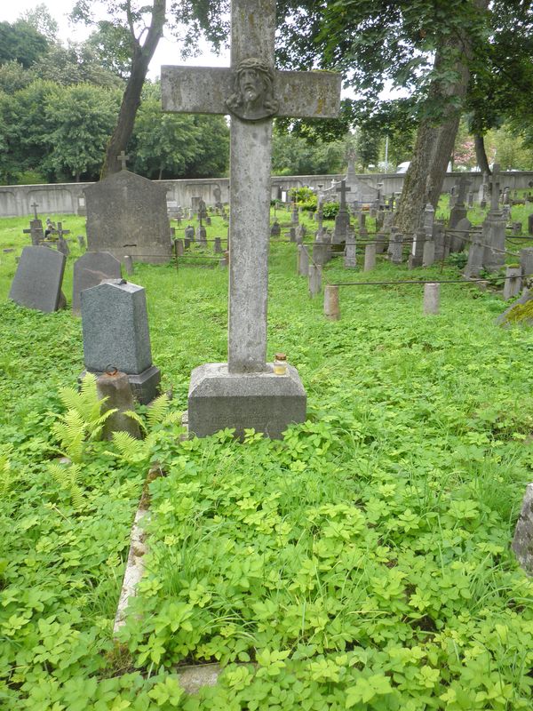 Tombstone of Karyna Baranowicz, Na Rossie cemetery in Vilnius, state 2013