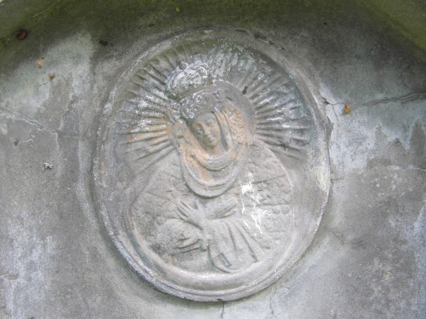 Fragment (2) grobowca Melanii Hryszkiewicz z cmentarza Na Rossie w Wilnie, stan z 2013