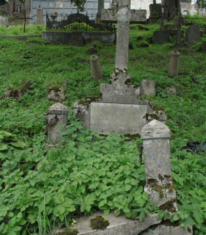 Nagrobek Marii i Stanisławy Kisiel, cmentarz na Rossie w Wilnie, stan z 2013