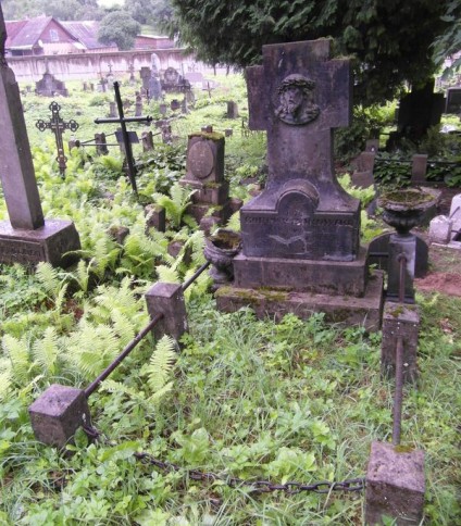 Nagrobek Józefa Borowego - Borowskiego z cmentarza Na Rossie w Wilnie, stan z 2013