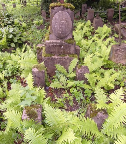 Nagrobek Eugeniusza Schössera z cmentarza Na Rossie w Wilnie, stan z 2013
