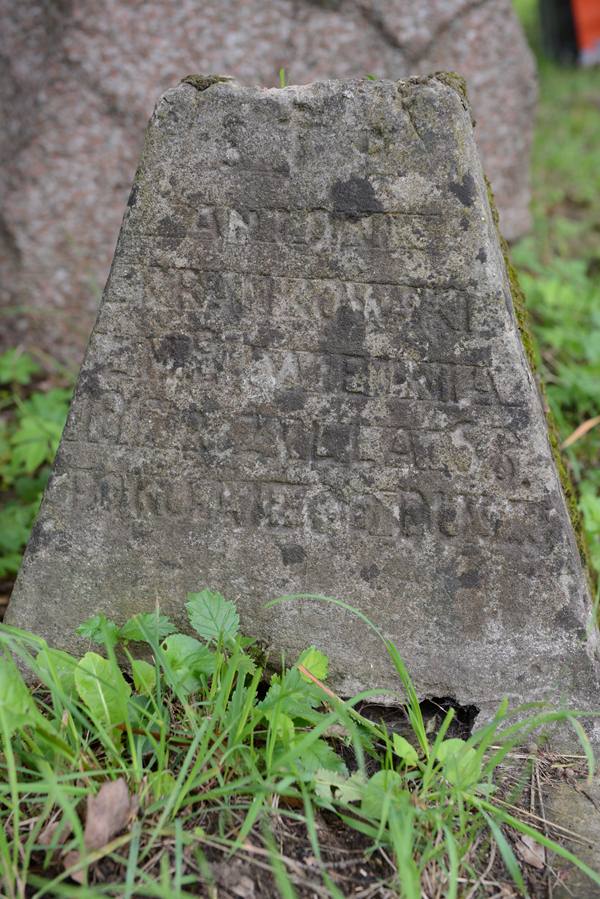 Inscription on the gravestone of Antoni Kramkowski, Na Rossie cemetery in Vilnius, as of 2013